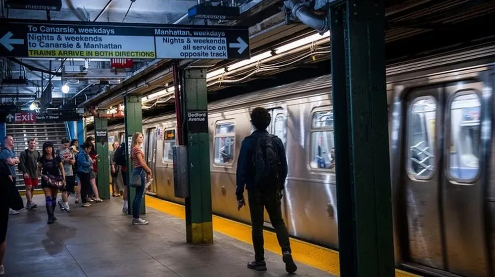 OMNY, subway in New York, traveling through new york