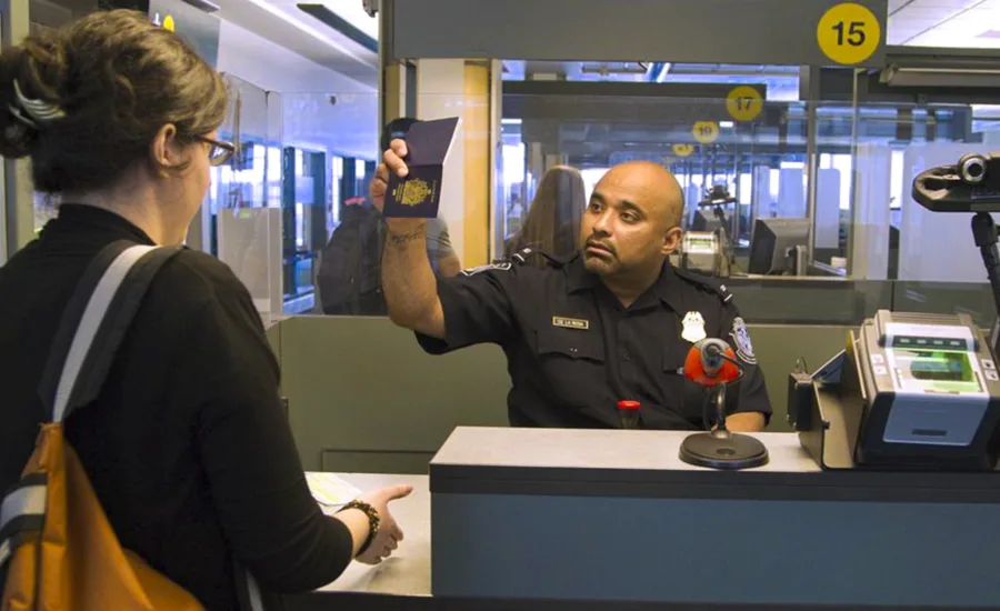 Esta aanvragen amerika Applying for ESTA Beantragung von ESTA Door de douane in Amerika