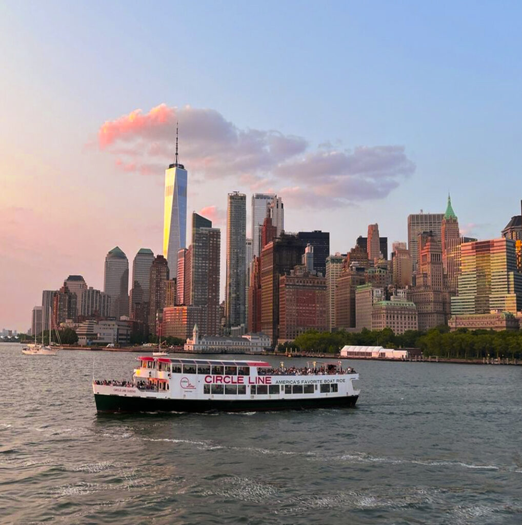 boottochten in New York Boat trips in New York Bootsfahrten in New York