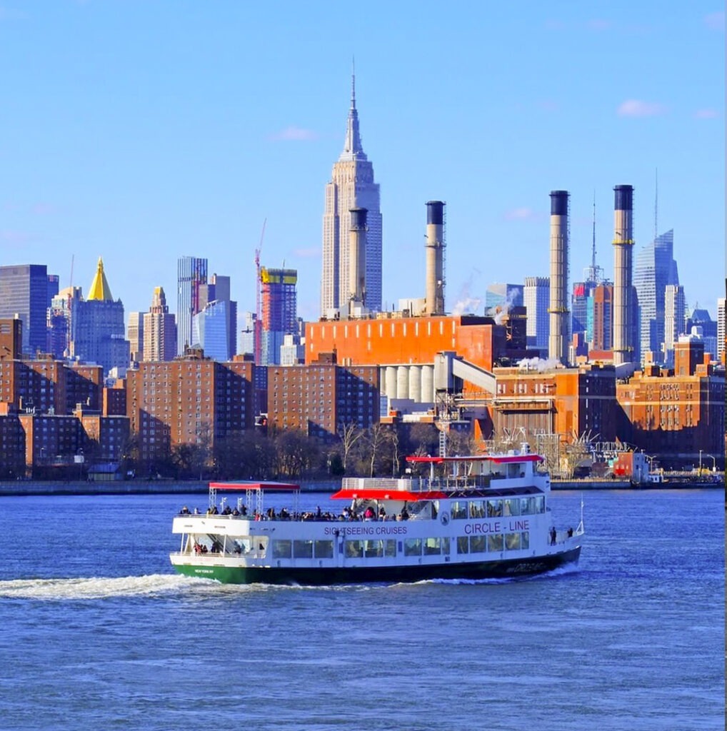 boottochten in New York Boat trips in New York Bootsfahrten in New York