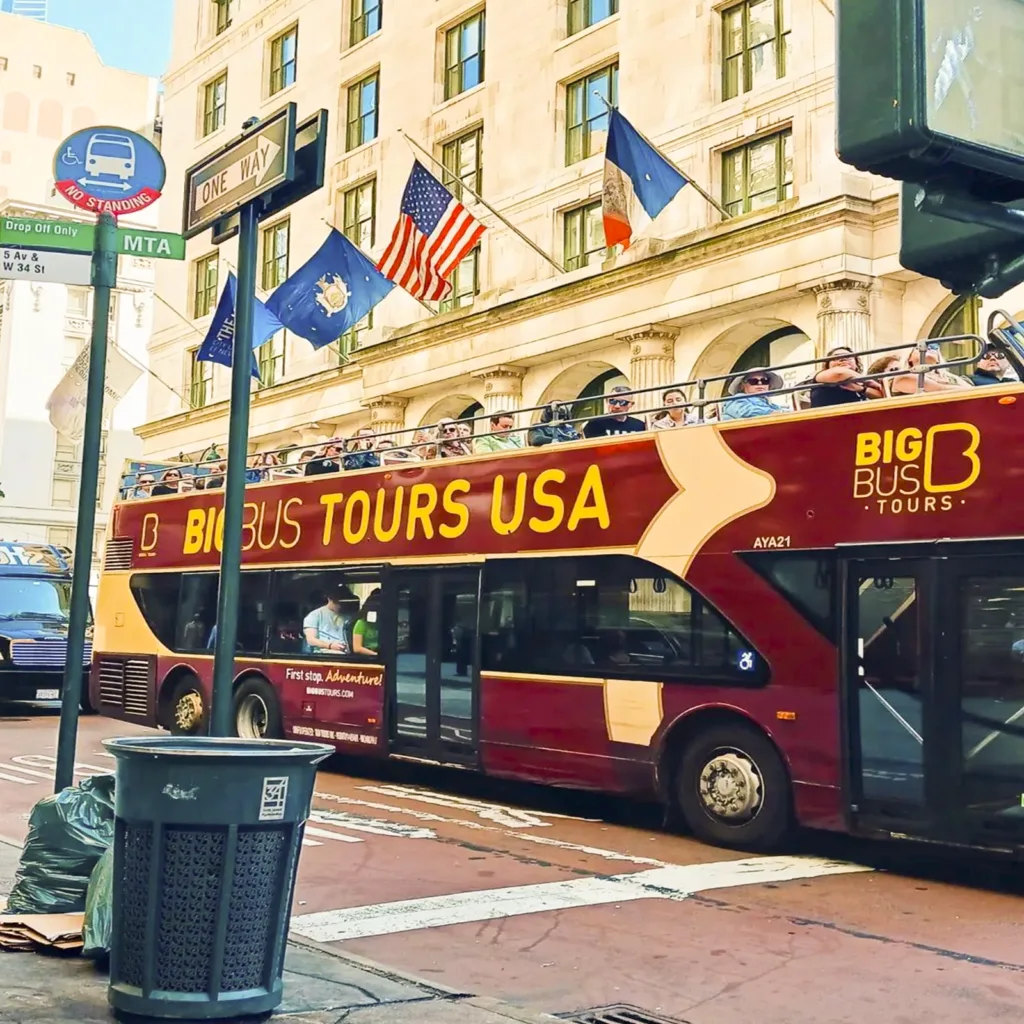 Hop on Hop off bus in NYC Hop-on-Hop-off-Bus