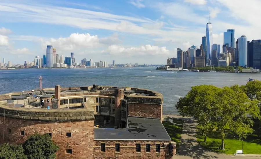 Neighborhoods in New York, Governors Island