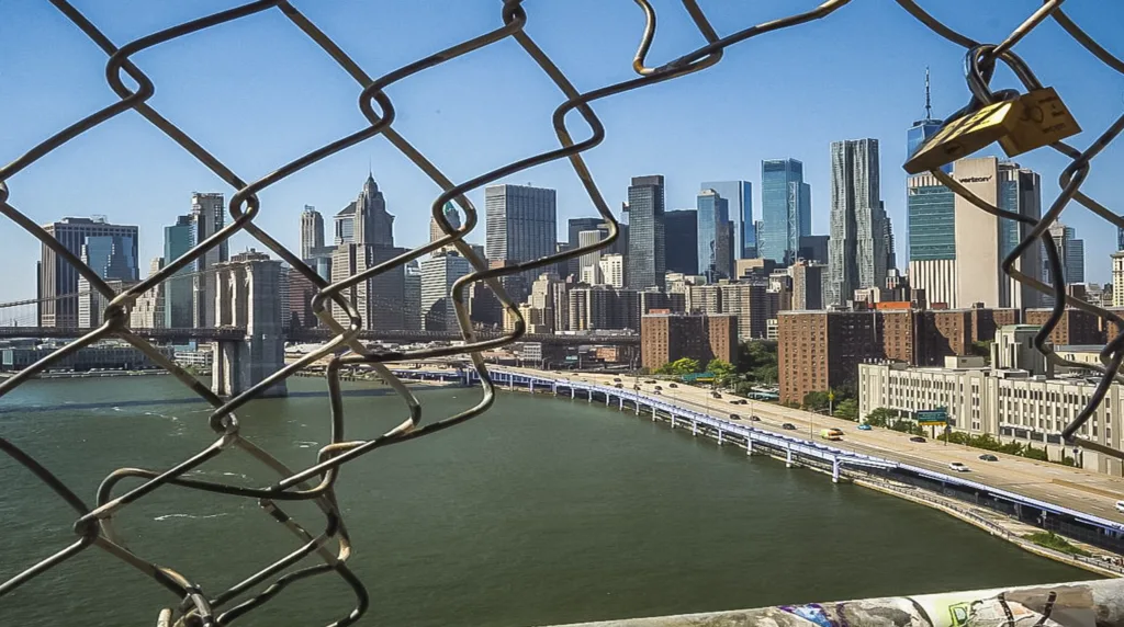uitzicht vanaf de Manhattan Bridge